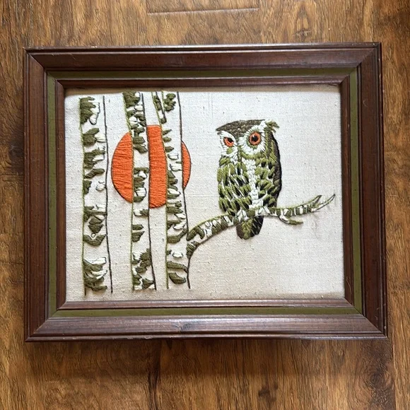 Vintage 1970s crewel embroidered owl - Picture 7 of 8